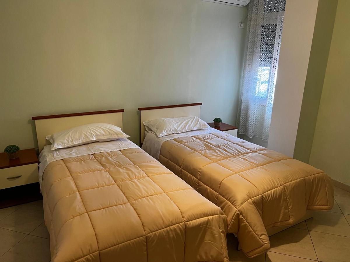City Central Apartment 2 티라나 외부 사진