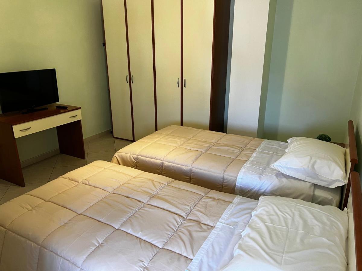 City Central Apartment 2 티라나 외부 사진